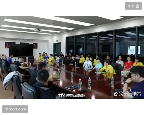 在《运动员数据权利法案》的框架下，俱乐部、联盟与运动员三方，究竟谁才应该拥有球员生物识别数据的所有权与使用权？